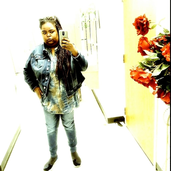 Meet your Posher, Shani - Picture 1 of 1